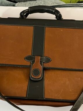 EUC Unisex Two-Tone Brown and Black Leather Briefcase — Professional Work Bag